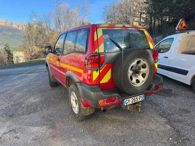 Nissan Terrano 2 2,7 TDI 125 ch — Chibron Automobiles Services