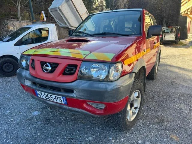 Nissan Terrano 2 2,7 TDI 125 ch — 2 — Chibron Automobiles Services