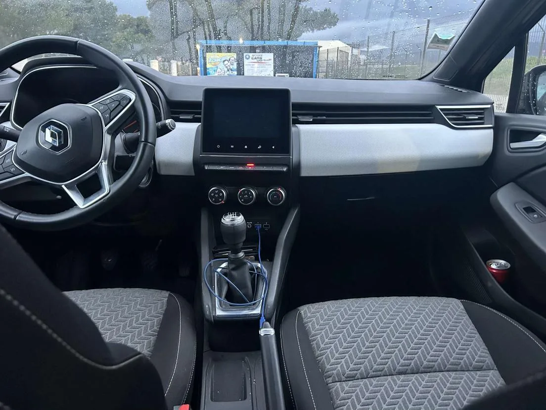Renault Clio essence 90 ch Limited (2021) — 2 — Chibron Automobiles Services