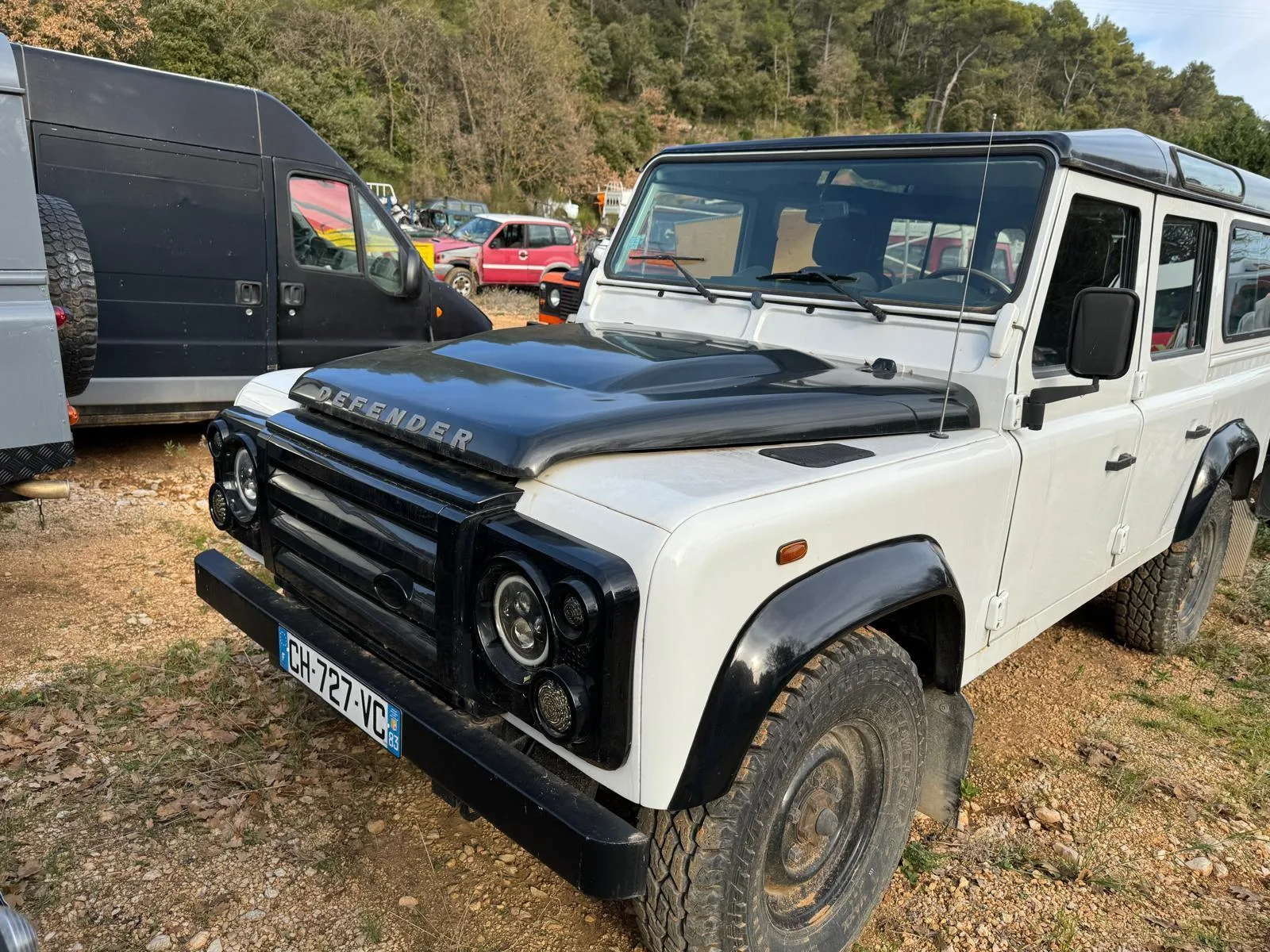 Land Rover Defender 110 TD4 (2013) — Chibron Automobiles Services