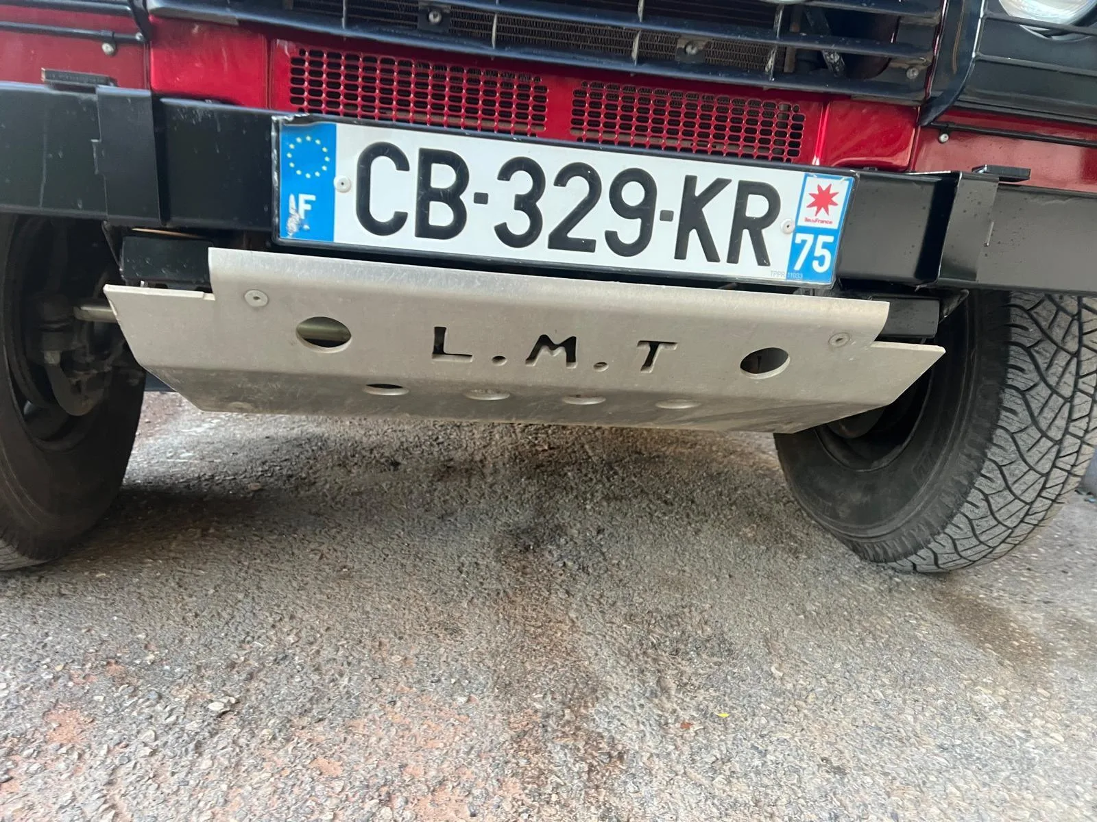 Land Rover Defender 110 TD4 (2014) — 7 — Chibron Automobiles Services