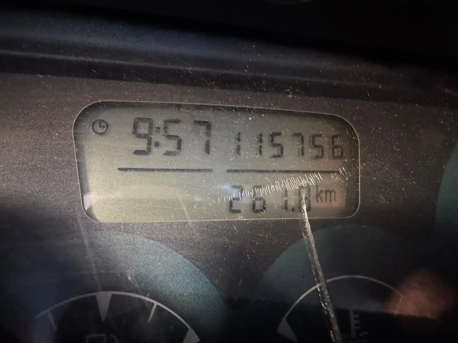 Nissan Terrano 2 2,7 TDI 125 ch — 6 — Chibron Automobiles Services