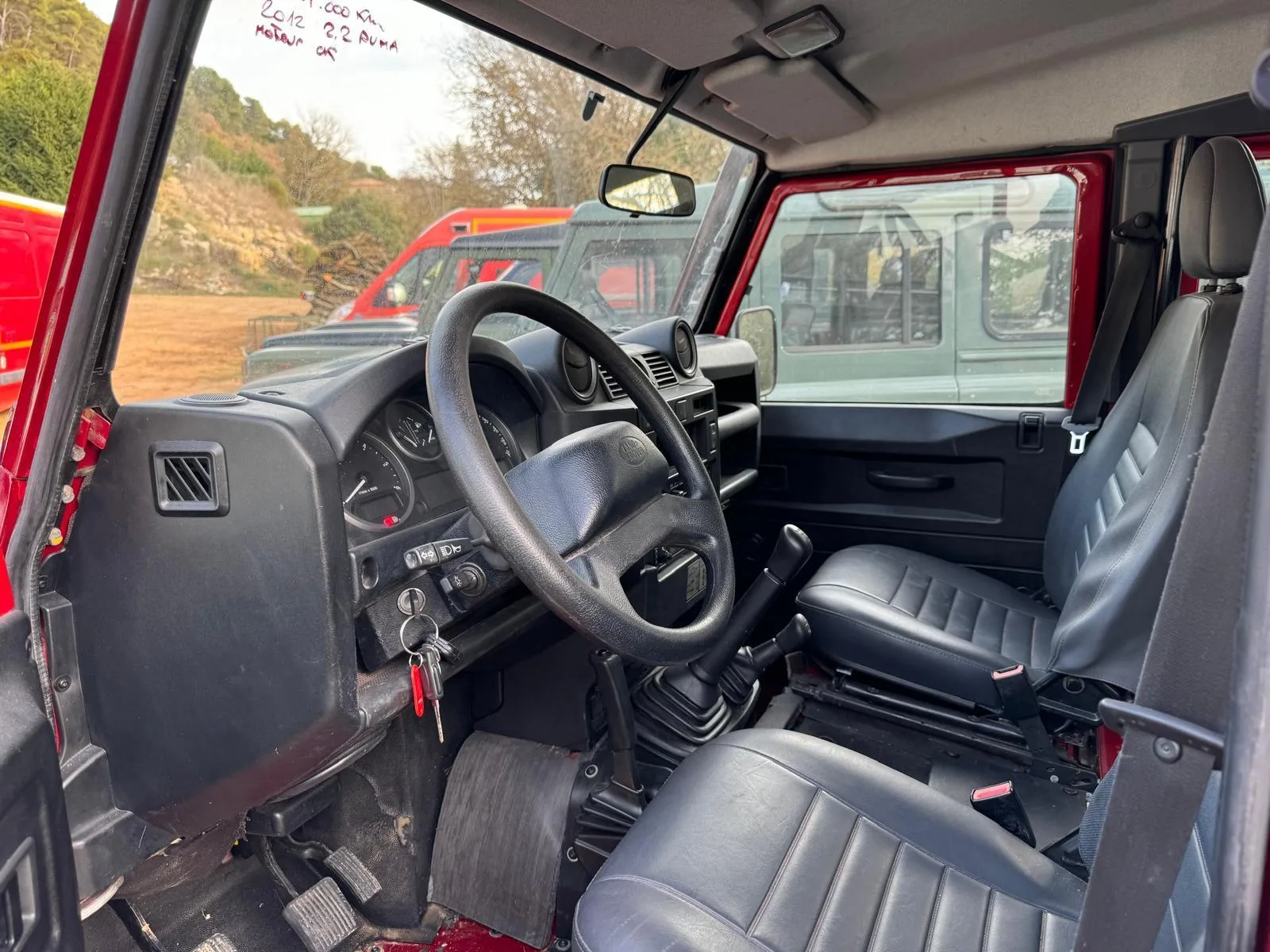 Land Rover Defender 110 TD4 (2014) — 5 — Chibron Automobiles Services