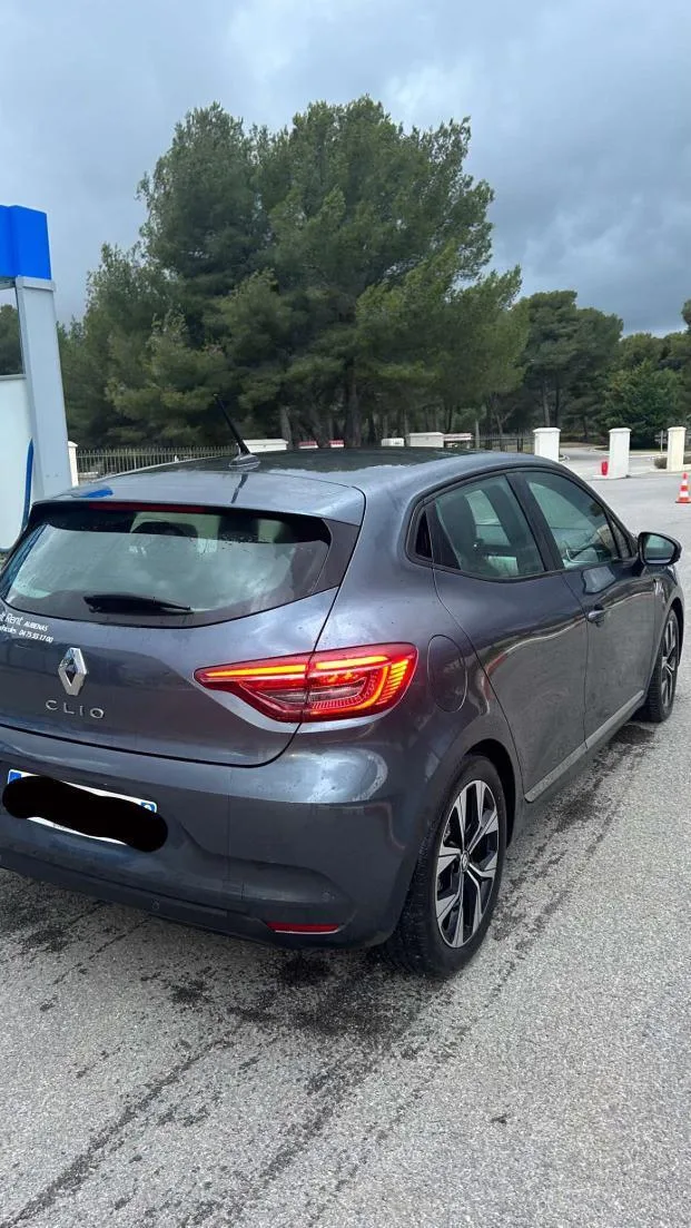 Renault Clio essence 90 ch Limited (2021) — 3 — Chibron Automobiles Services