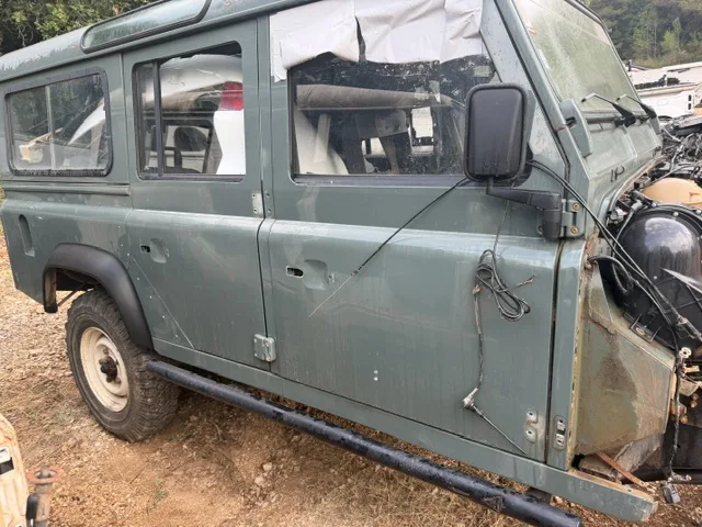 Pièces détachées Land Rover Défender — 3 — Chibron Automobiles Services