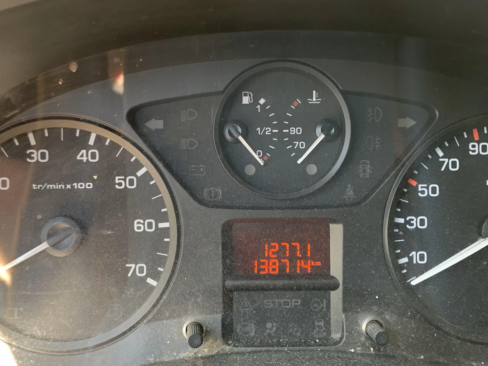 Peugeot Partner 1.6 HDi 90 ch benne — 4 — Chibron Automobiles Services