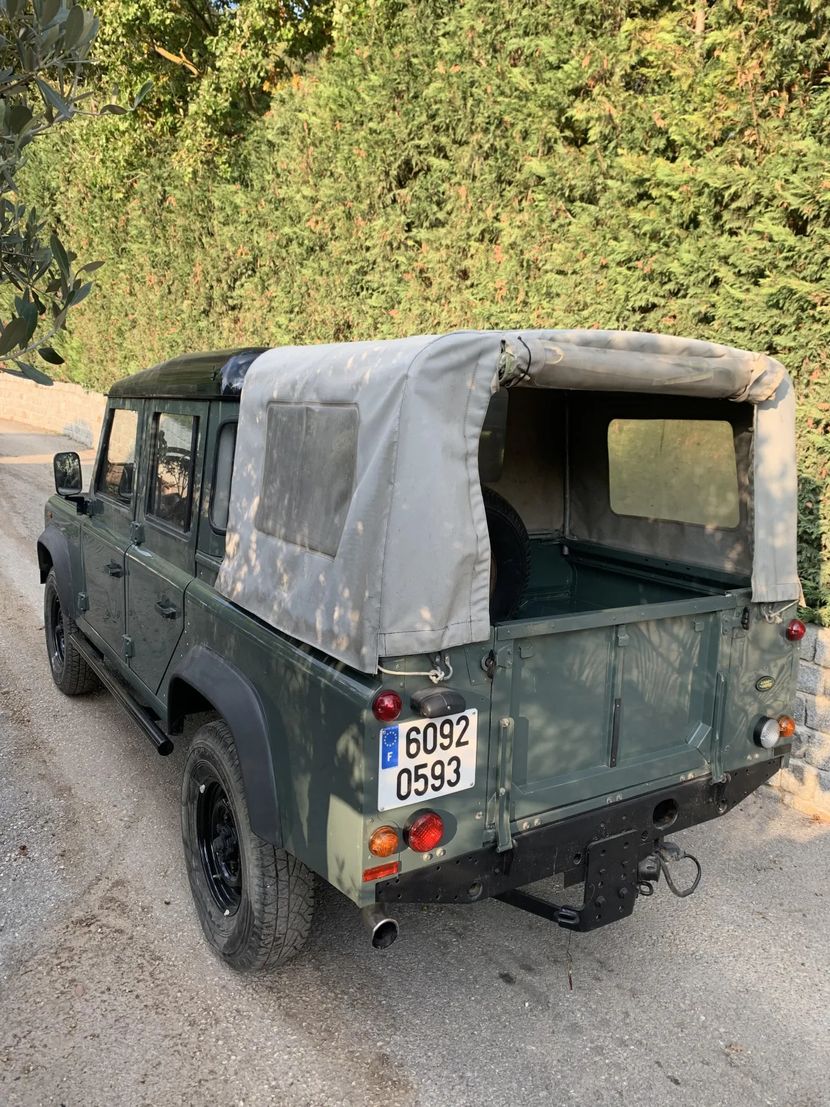 Land Rover Defender TD4 110 Pick Up Double Cabine — 4 — Chibron Automobiles Services