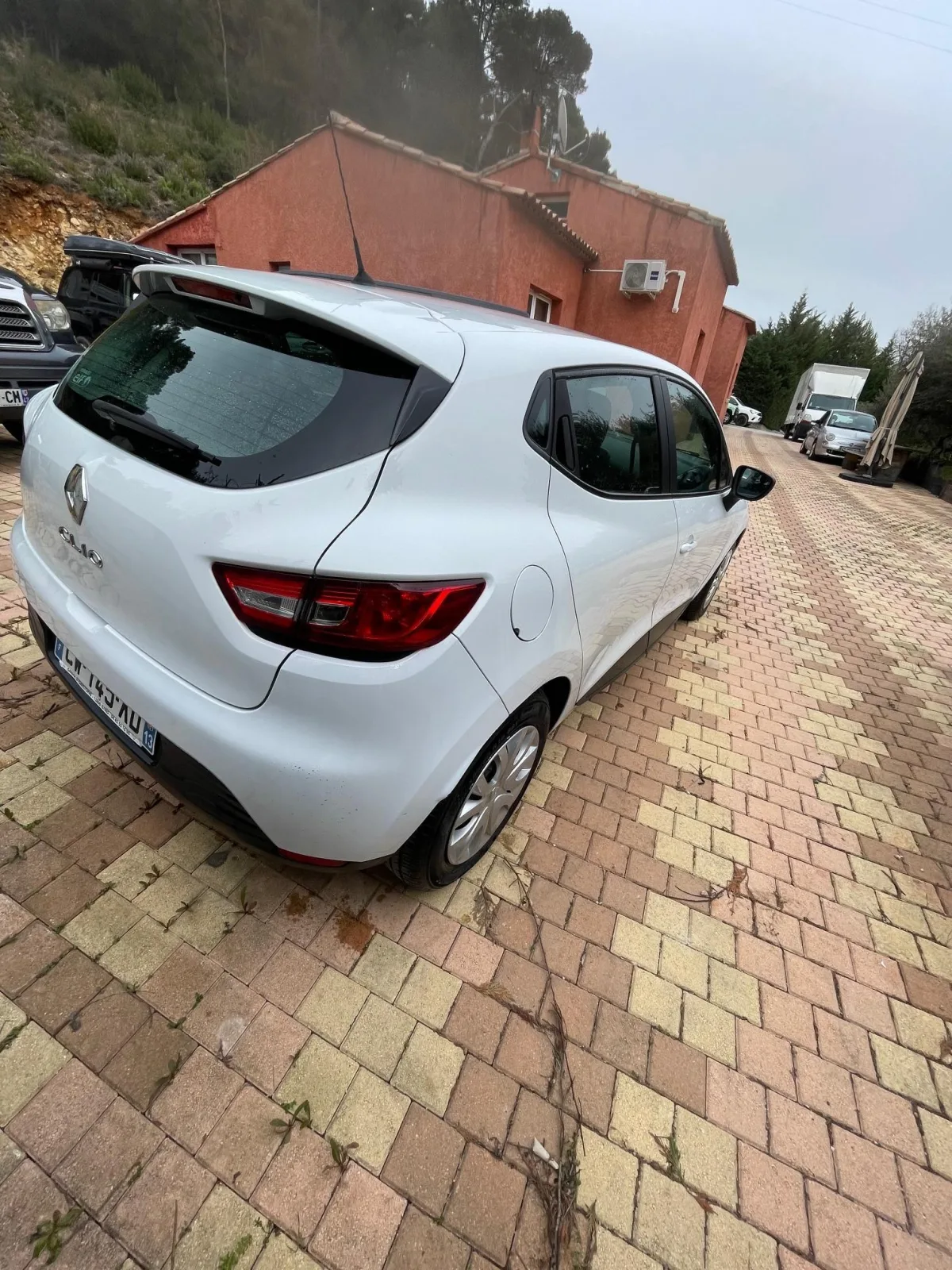 Renault Clio IV 1.2 16V 75 ch — Chibron Automobiles Services