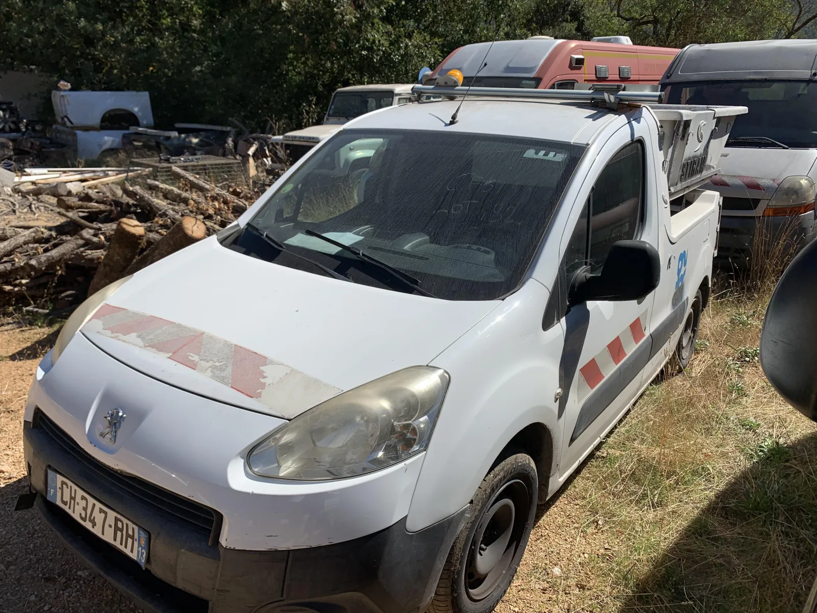 Peugeot Partner 1.6 HDi 90 ch benne — 2 — Chibron Automobiles Services